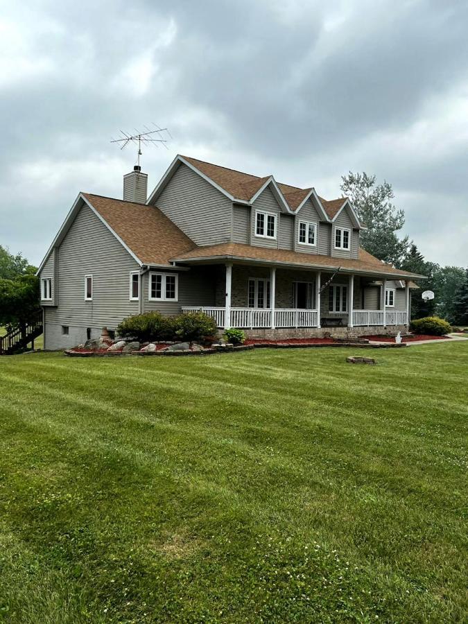 House On Grass Runway With Fly-In/Fly-Out Access Villa Tecumseh Exterior photo